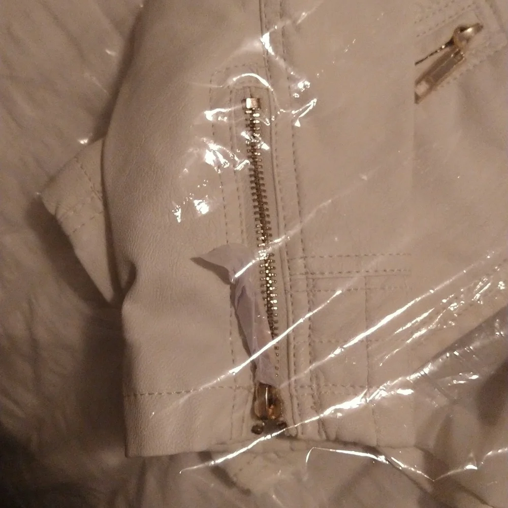 Jacket - Picture 5 of 16